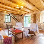 Rustical Kokorici With Shared Outdoor Swimming Pool 3*