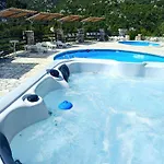 Rustical Kokorici With Shared Outdoor Swimming Pool Gasthof Vrgorac