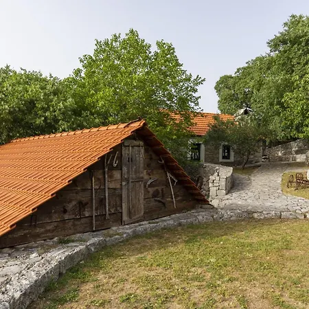 Rustical Kokorici With Shared Outdoor Swimming Pool Konukevi Vrgorac