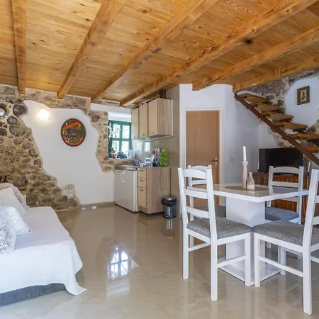 Rustical Kokorici With Shared Outdoor Swimming Pool Konukevi 3*