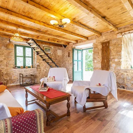 Rustical Kokorici With Shared Outdoor Swimming Pool 3*