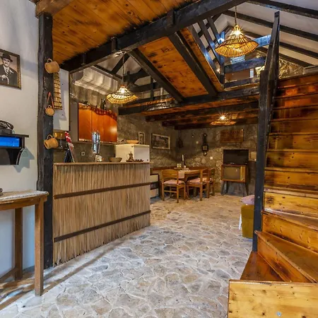 Rustical Kokorici With Shared Outdoor Swimming Pool 3* Vrgorac
