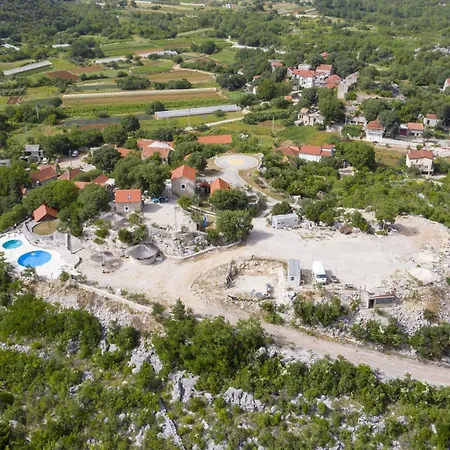 Rustical Kokorici With Shared Outdoor Swimming Pool Vrgorac