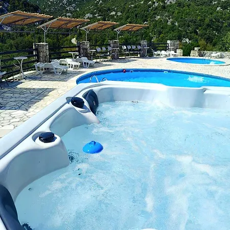 Rustical Kokorici With Shared Outdoor Swimming Pool Konukevi Vrgorac