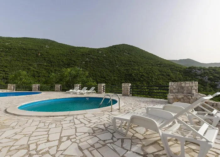 Rustical Kokorici With Shared Outdoor Swimming Pool 3*