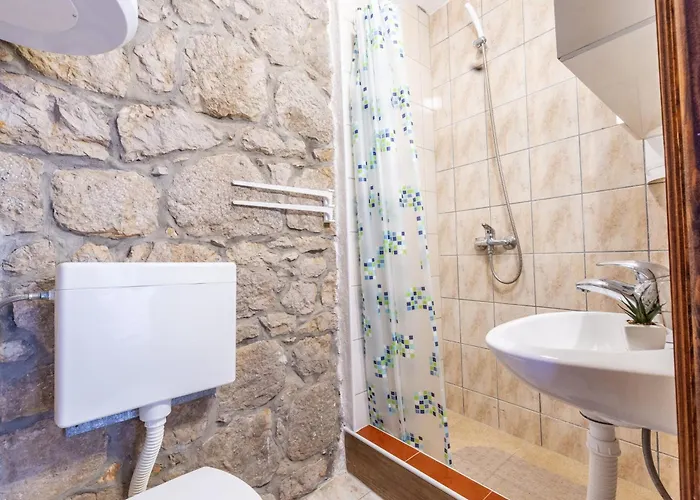 Rustical Kokorici With Shared Outdoor Swimming Pool 3* Vrgorac
