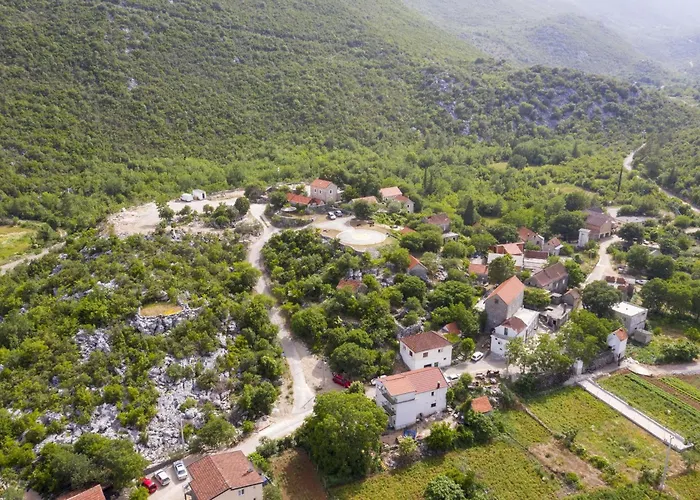 Rustical Kokorici With Shared Outdoor Swimming Pool 3* Vrgorac