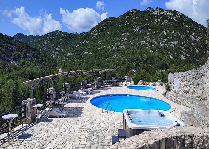 Rustical Kokorici With Shared Outdoor Swimming Pool 3* Vrgorac