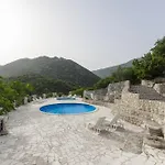 Rustical Kokorici With Shared Outdoor Swimming Pool 3* Vrgorac