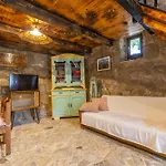 Pensjonat Rustical Kokorici With Shared Outdoor Swimming Pool Vrgorac