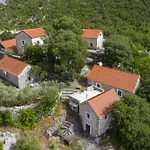 Rustical Kokorici With Shared Outdoor Swimming Pool Pensjonat