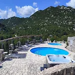 Rustical Kokorici With Shared Outdoor Swimming Pool 3* Vrgorac