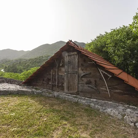 Penzion Rustical Kokorici With Shared Outdoor Swimming Pool Vrgorac