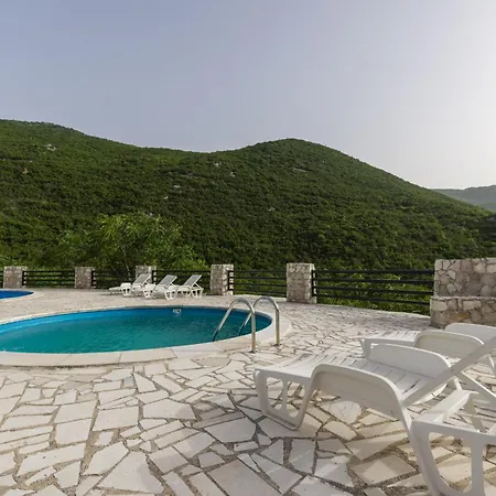 Rustical Kokorici With Shared Outdoor Swimming Pool 3*