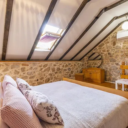 Rustical Kokorici With Shared Outdoor Swimming Pool Pensjonat