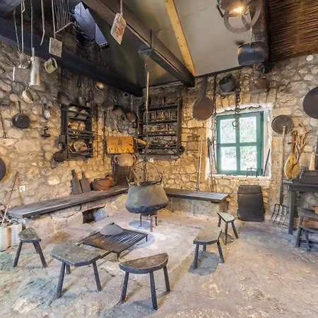 Rustical Kokorici With Shared Outdoor Swimming Pool 3*