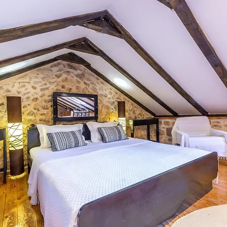 Rustical Kokorici With Shared Outdoor Swimming Pool 3* Vrgorac