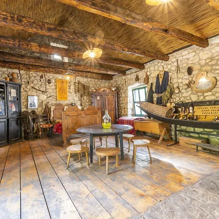 Pensjonat Rustical Kokorici With Shared Outdoor Swimming Pool