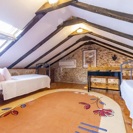 Rustical Kokorici With Shared Outdoor Swimming Pool 3*