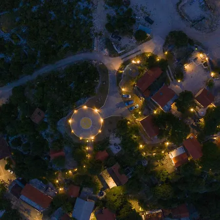 Pensjonat Rustical Kokorici With Shared Outdoor Swimming Pool Vrgorac