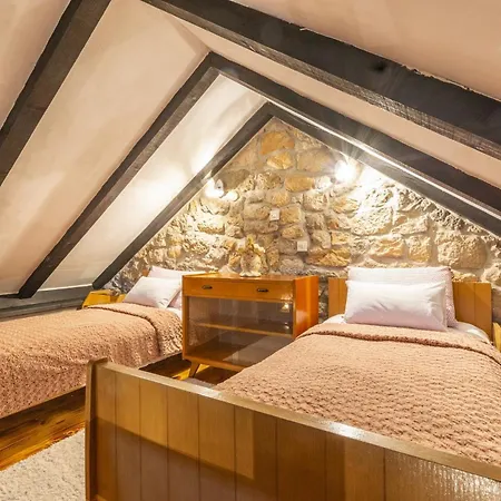 Rustical Kokorici With Shared Outdoor Swimming Pool Maison d'hôtes