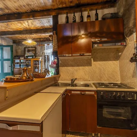 Pensjonat Rustical Kokorici With Shared Outdoor Swimming Pool 3*