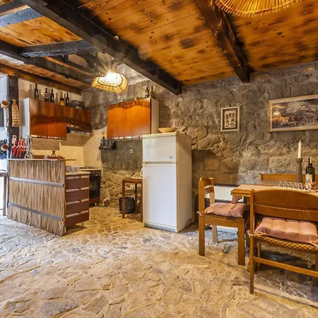 Rustical Kokorici With Shared Outdoor Swimming Pool Vrgorac