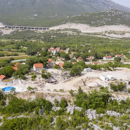 Rustical Kokorici With Shared Outdoor Swimming Pool Vrgorac