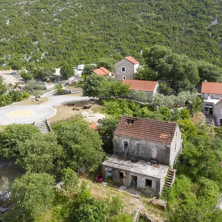 Pensjonat Rustical Kokorici With Shared Outdoor Swimming Pool 3*