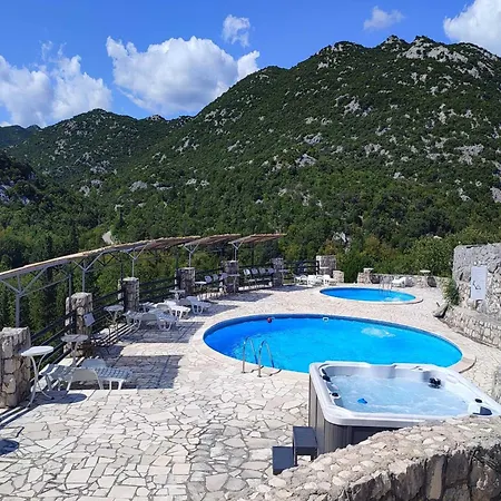 Rustical Kokorici With Shared Outdoor Swimming Pool 3* Vrgorac